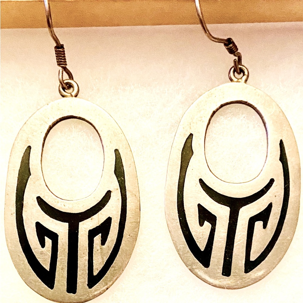 EUC STAMPED REAL SILVER AND BLACK TRIBAL EARRINGS!!